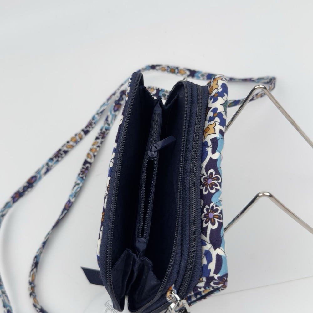Vera Bradley RFID 3-in-1 Crossbody Wristlet Wallet Lisbon Medallion Cool NWT - Picture 7 of 16